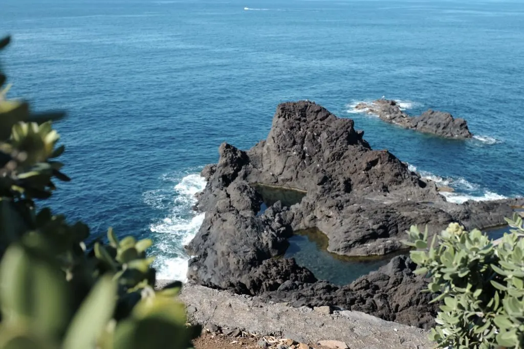 Viewpoint over the Seixal natural swimming pool and the Atlantic ocean.